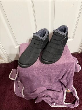 Men's Black Quilted Winter Boots with Grey Fleece Collar